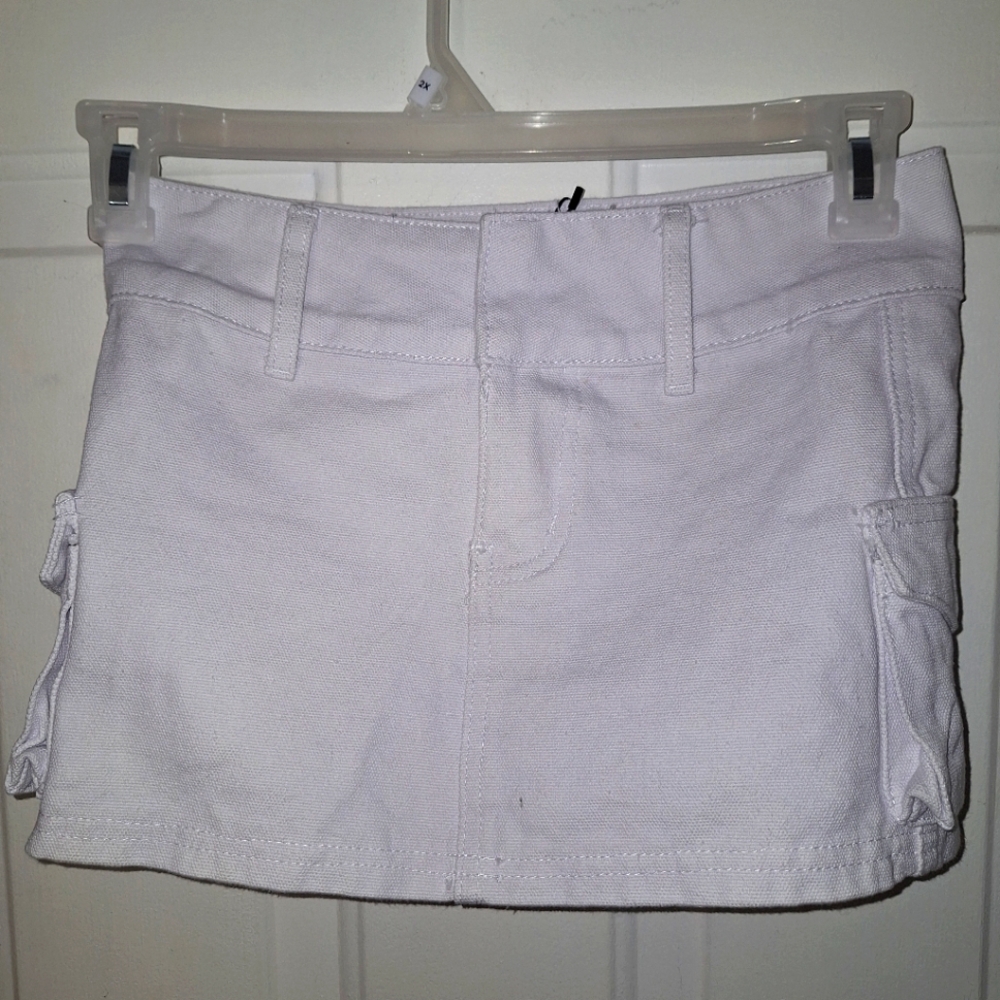 New Princess Polly White Denim Skirt~Size 2~Pockets~Iconic Cargo Mini Skirt